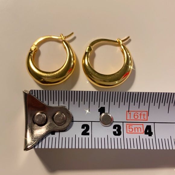 Gold Hoop Earrings -  sterling silver vermeil round earrings - Picture 6 of 8